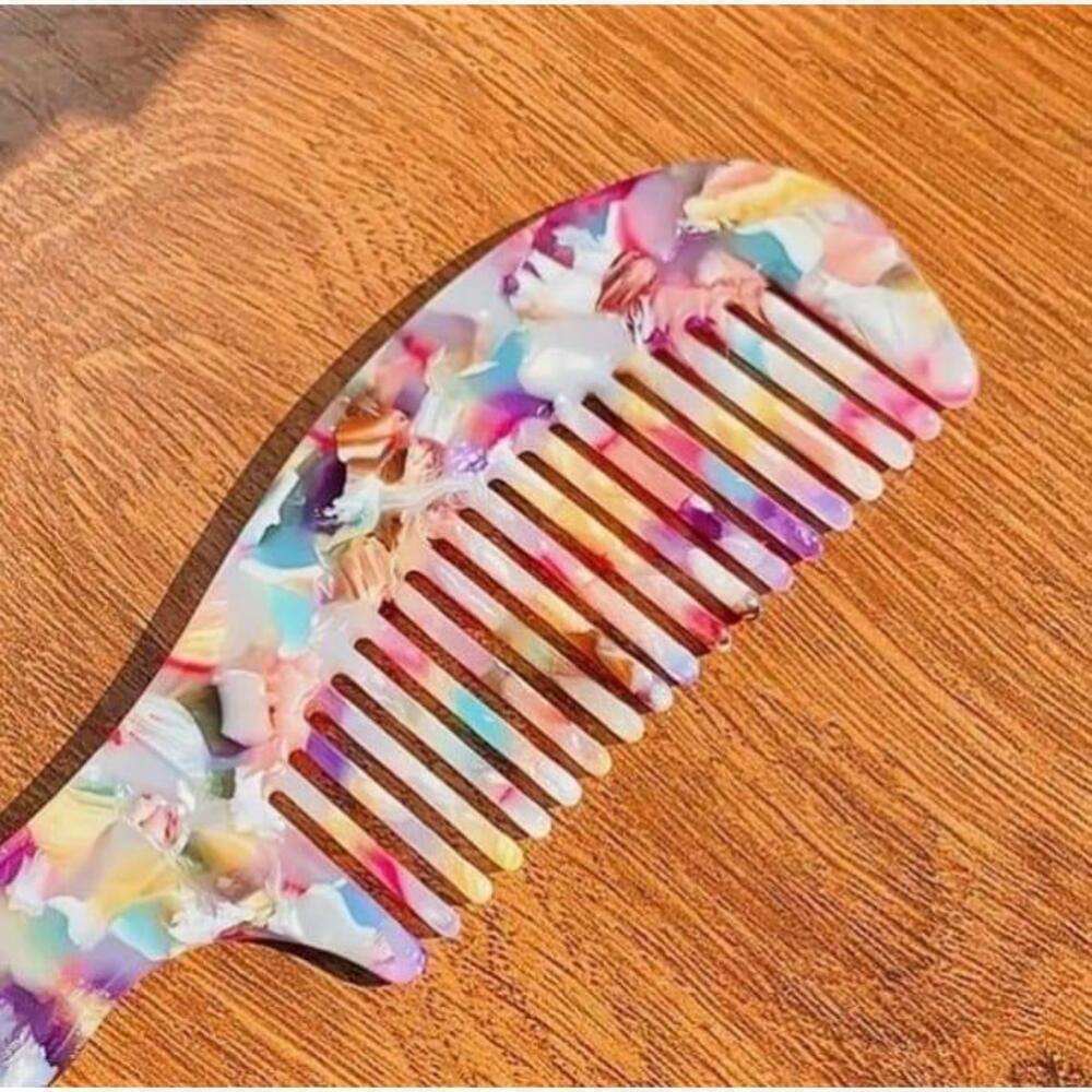 Hair Comb In Multicolored Marble Pattern - Picture 2 of 5